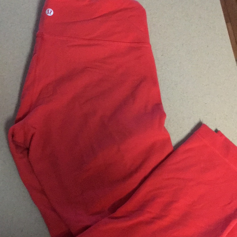 Lululemon wunderunder crop leggings!